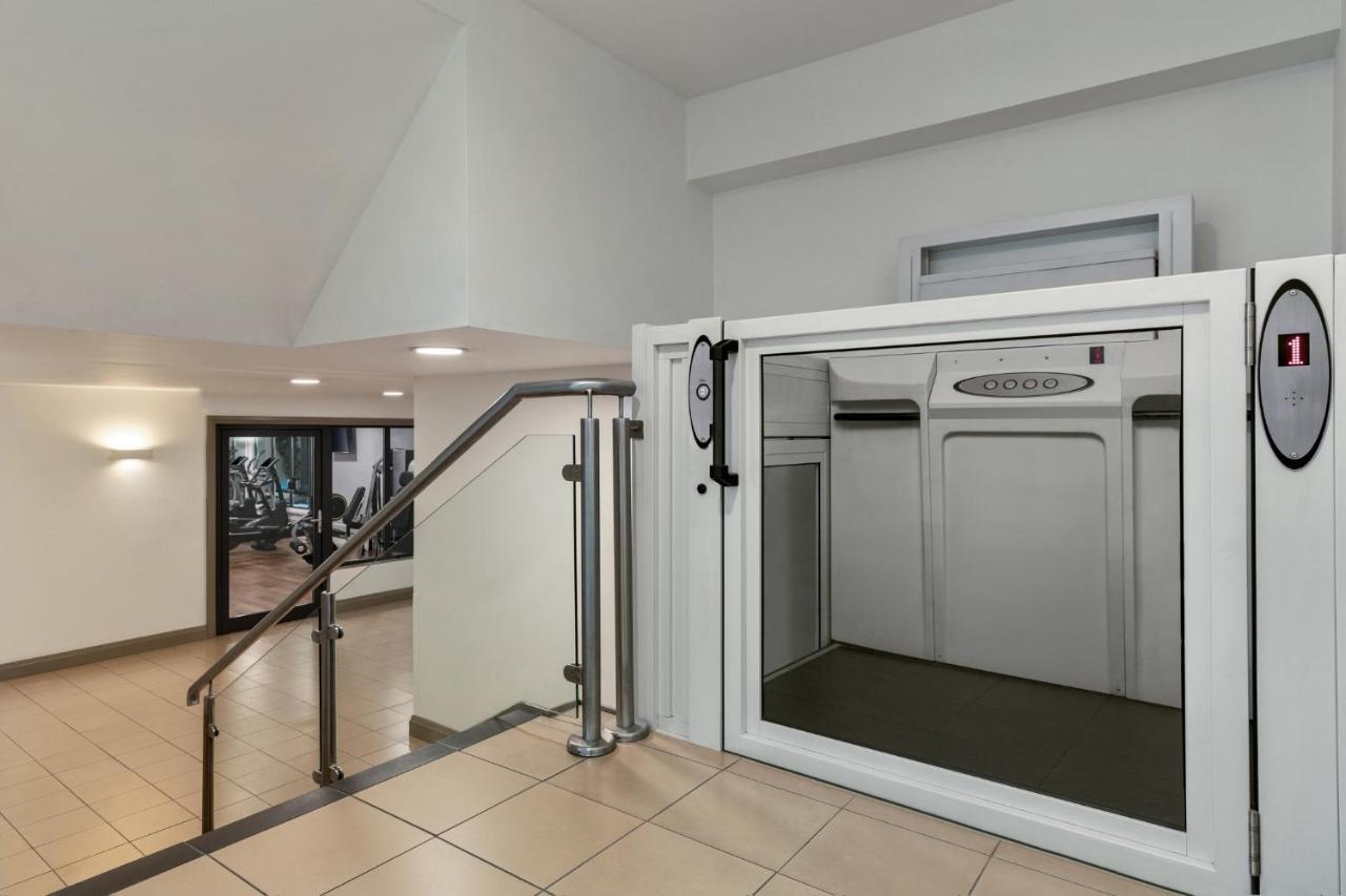 Birmingham Airport - Nec By Ihg Hotel