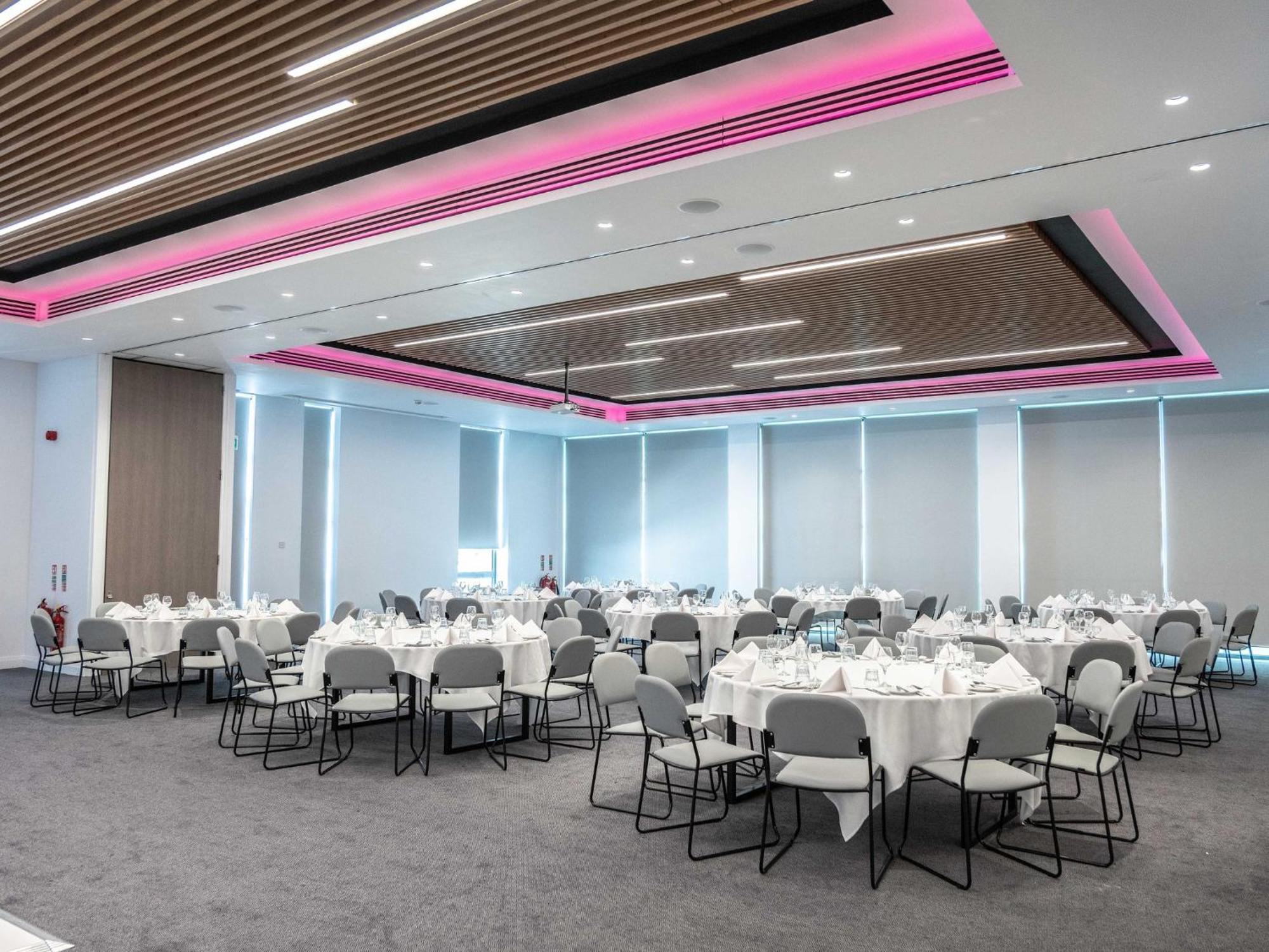 Birmingham Airport - Nec By Ihg 4* Bickenhill